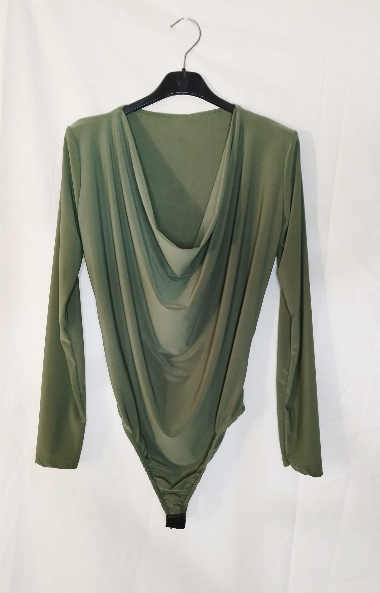 Body elegante con drappeggio sul davanti sadamoda