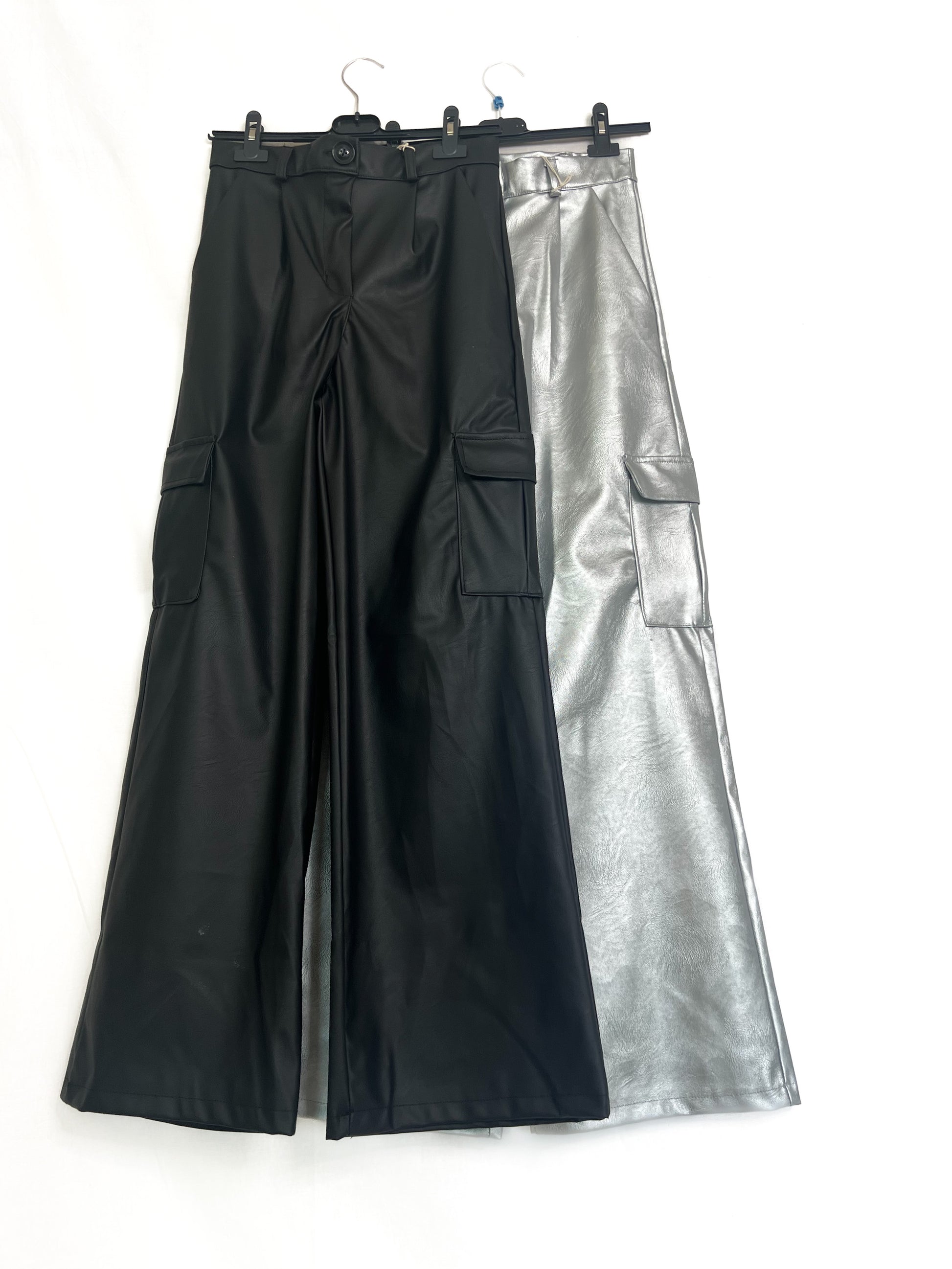 Pantalone cargo con tasche laterali sadamoda