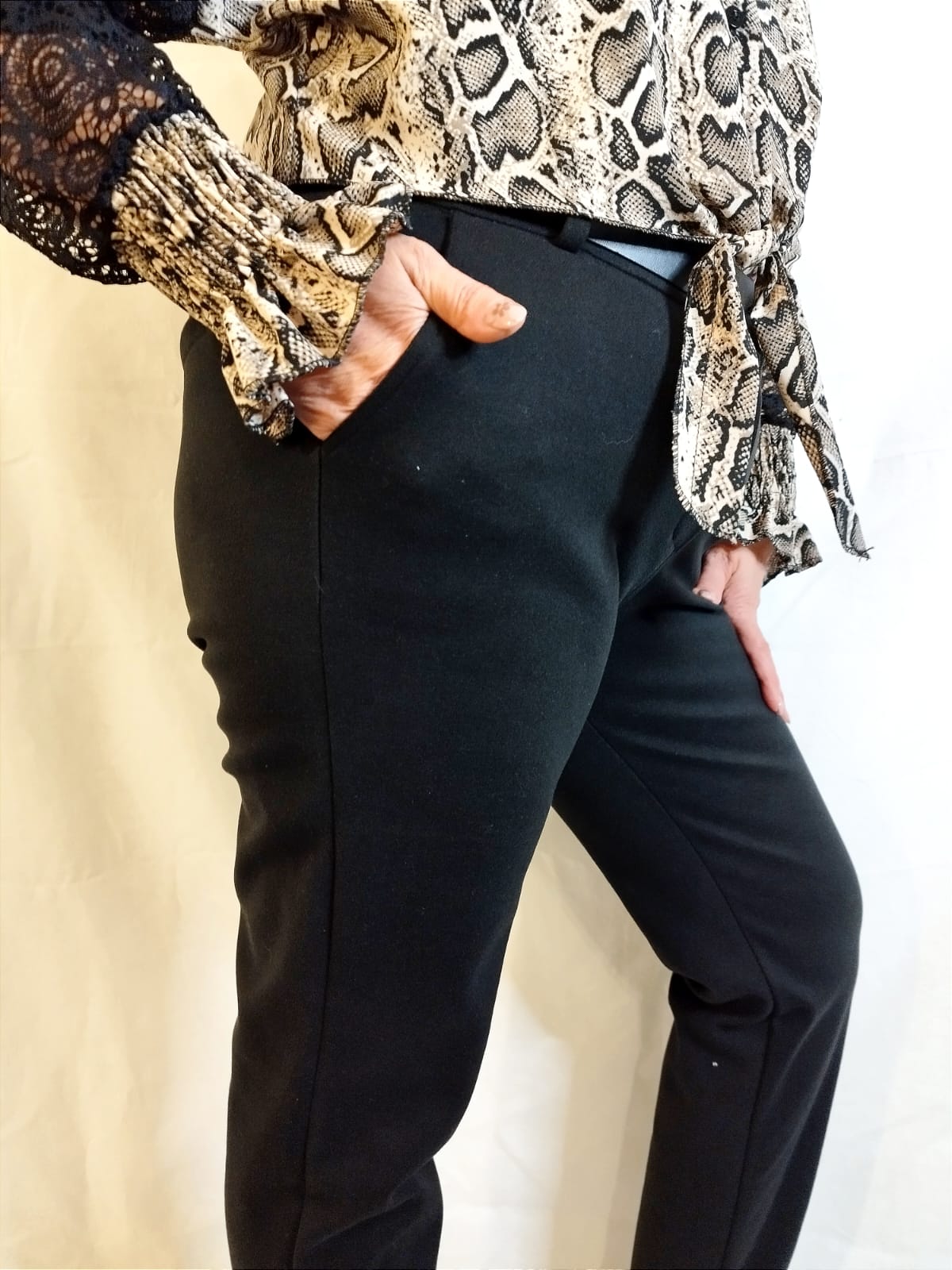 Pantalone over size nero sadamoda abbigliamento.